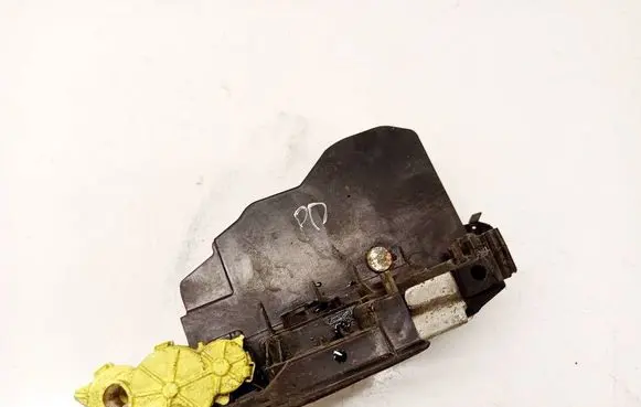 BMW X6 E71 Front door lock l120085