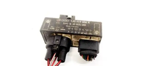 Coolant fan relay