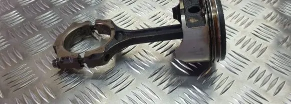 Mazda Xedos 9 Piston with connecting rod