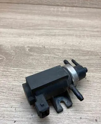 Audi A6 S6 C5 4B Turbo solenoid valve 1H0906627