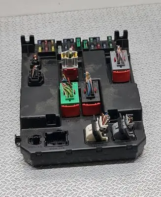 Peugeot 307 Fuse module 9651197580A 9651196880A 00589172140904