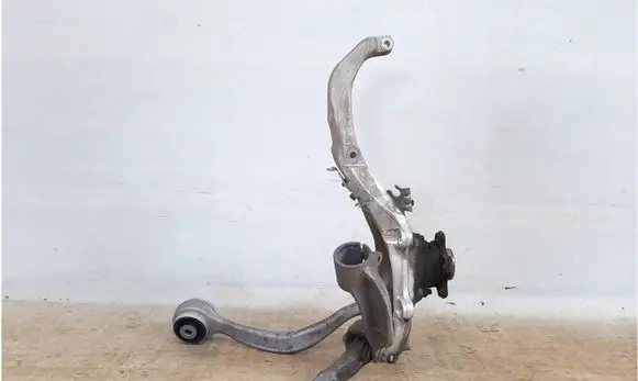 Front wheel hub spindle knuckle