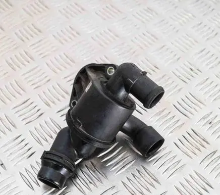 Audi A6 S6 C6 4F Thermostat 03L121111AD