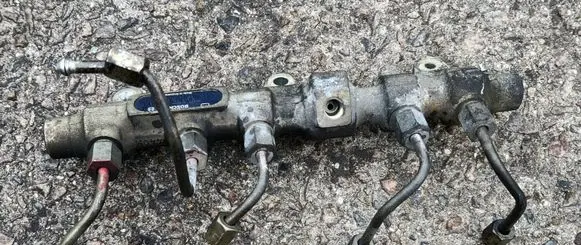 Alfa Romeo 156 Fuel distributor CR7V4101S 0445214012 96824