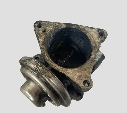 Volkswagen Golf V EGR valve 038129637D
