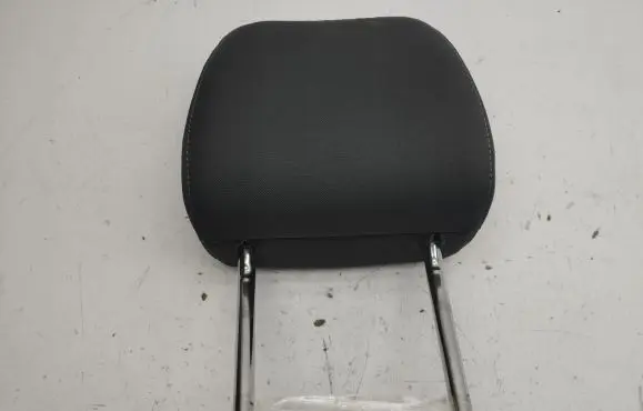 Audi A1 Front seat headrest 