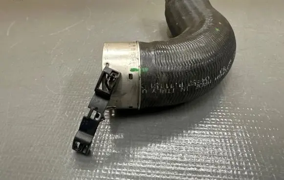 Volvo XC90 Intercooler hose/pipe 29480506
