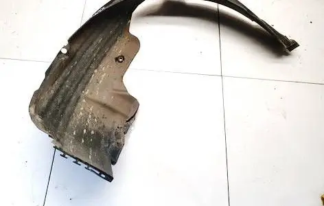 Front wheel arch liner splash guards