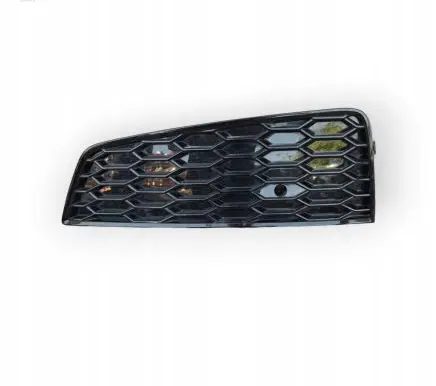 Audi Q3 8U Front bumper lower grill 8U0807681T