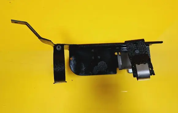 Volkswagen Polo II 86C 2F Fuel pump bracket 