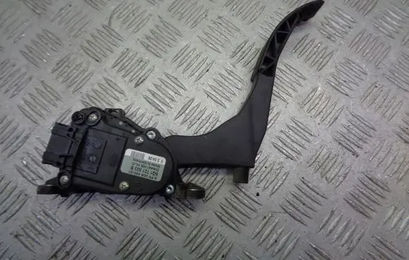 Skoda Octavia Mk1 (1U) Accelerator throttle pedal 6Q1721503B