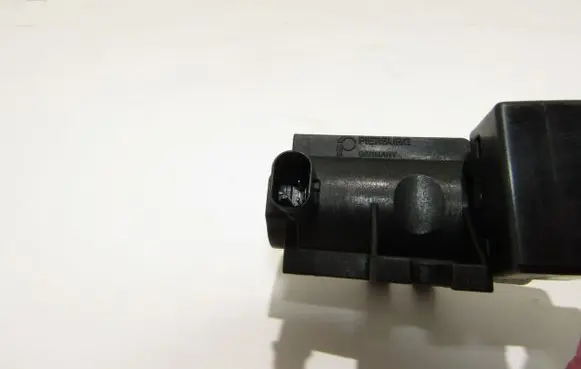 Mercedes-Benz A W169 Turbo solenoid valve A0051535528