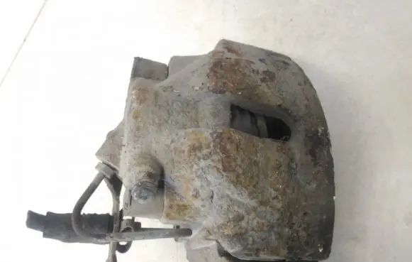 Volkswagen PASSAT B5 Front brake caliper