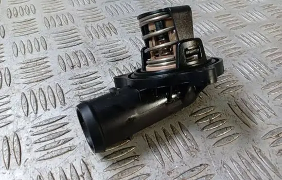 Audi A6 S6 C6 4F Thermostat 059121111L