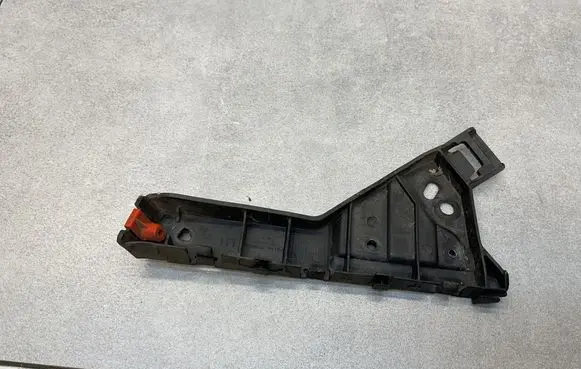 Opel Insignia A Front bumper mounting bracket 22798555