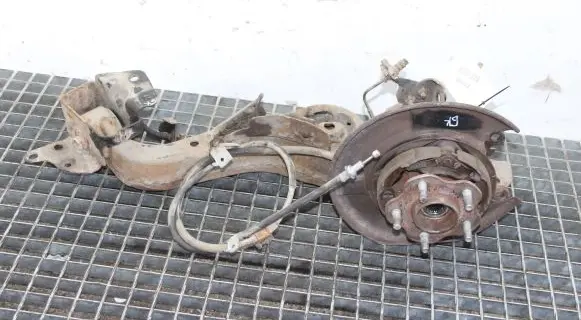 Nissan Juke I F15 Rear wheel hub