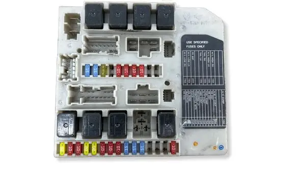 Nissan Note (E11) Fuse module T30M10