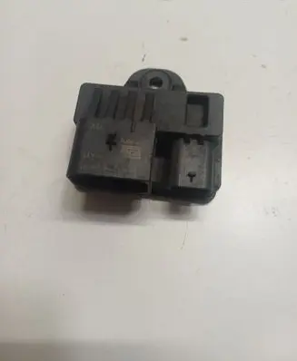 BMW 3 E90 E91 Glow plug pre-heat relay 851947101
