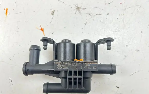 BMW 5 GT F07 Coolant heater control valve 911916404