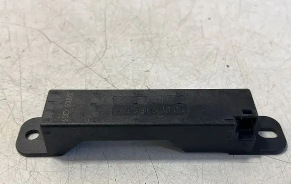 Mercedes-Benz EQC Keyless system antenna A2059053005