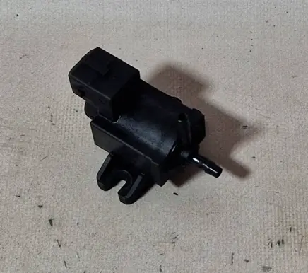 Opel Zafira B Turbo solenoid valve 70246100 12T002 8972882491