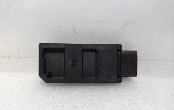 Volkswagen Tiguan Keyless system antenna 5WA962133E SK171010