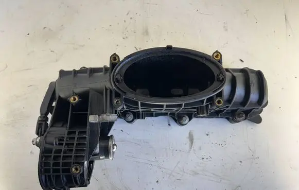 Mercedes-Benz Sprinter W906 Intake manifold a6510900037
