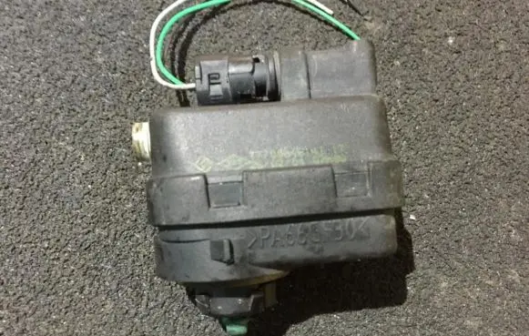 Renault Megane I Headlight level adjustment motor 7700840141