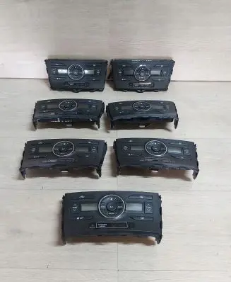 Toyota Auris 150 Other switches/knobs/shifts 55900-02310