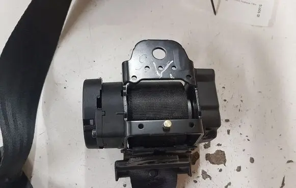 Volvo V50 Middle seatbelt (rear) 6029329R0