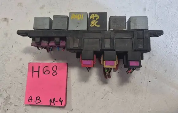 Audi A3 S3 8L Fuse box set 8L0941822