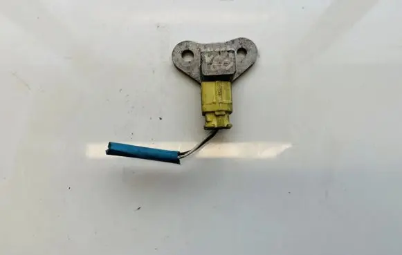 Nissan Qashqai Airbag deployment crash/impact sensor