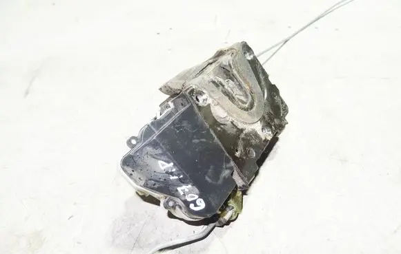 Peugeot 607 Front door lock