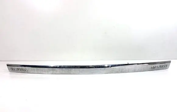 Opel Zafira B Trunk door license plate light bar 13137862