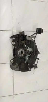 Citroen C4 II Picasso Front wheel hub spindle knuckle 9806779180
