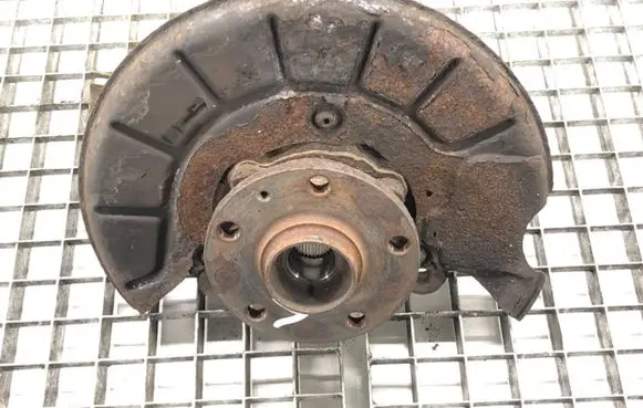 Front wheel hub spindle knuckle
