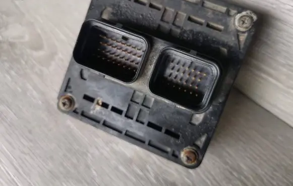Subaru Forester SF Engine control unit/module 22611AD310 1125000010