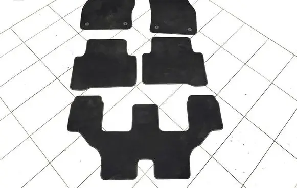 Volkswagen Touran III Car floor mat set 5TB863011