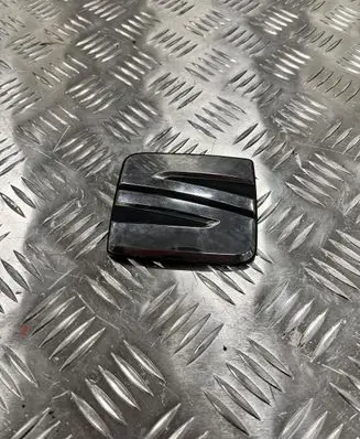 Seat Arona Manufacturer badge logo/emblem 575853630