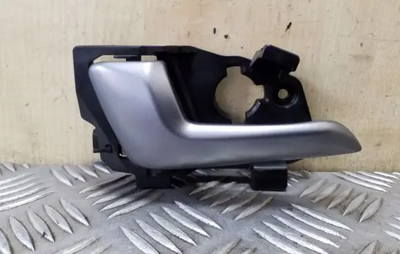 KIA Rio Front door interior handle 826101W010