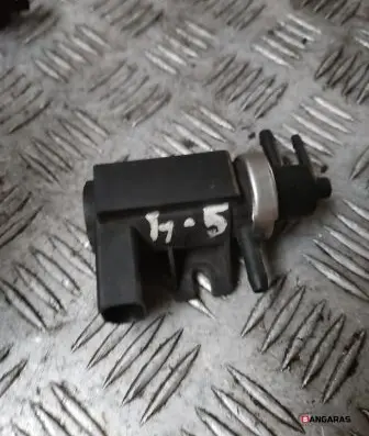 Volkswagen Golf V Turbo solenoid valve 1j0906627