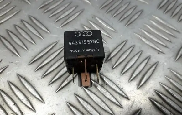 Volkswagen PASSAT B5 Other relay 443919578c 899519