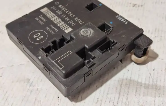 Mercedes-Benz E W211 Door control unit/module 2118201526 356805