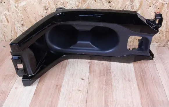 Cup holder front