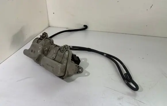 Volvo XC90 Vacuum air tank 31339809