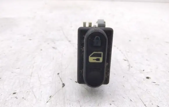 Nissan Qashqai Central locking switch button 