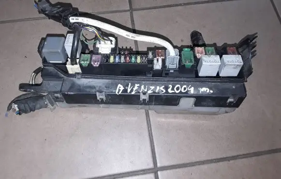 Toyota Avensis T250 Fuse module