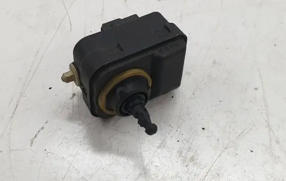 Volvo V70 Headlight level adjustment motor 