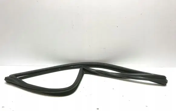 Iveco Daily 6th gen Rubber seal front door window/glass 5801901050