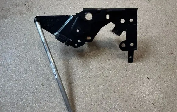 Audi A7 S7 4G Tailgate/trunk/boot hinge 4G8827858S